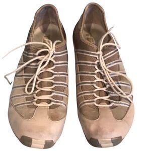 Tsubo Cream Sneakers for Everyday Comfort